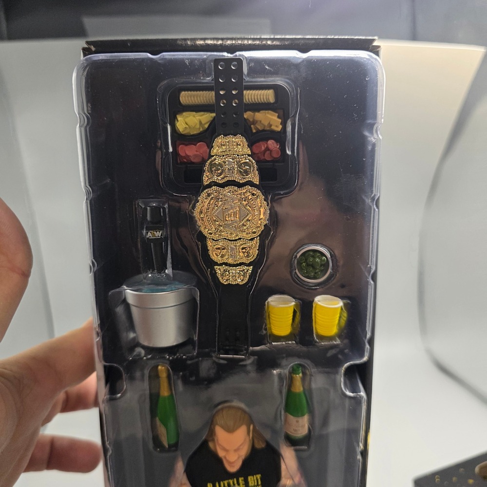 AEW Chris Jericho A Little Bit of the Bubbly Ringside Exclusive Action Figure - Picture 5 of 7